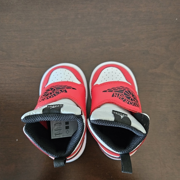 Brand new sky jordan infant shoes - Picture 2 of 3